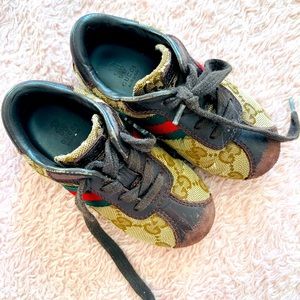 Authentic Gucci baby shoes size 23